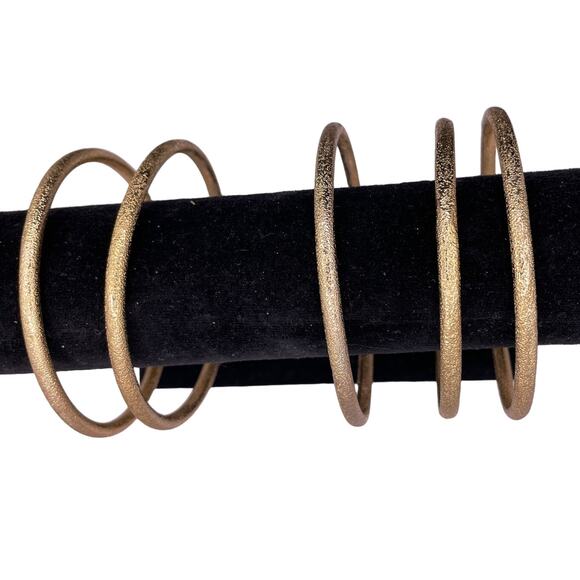 Sugar Fix Goldstone Necklace With Beaded Peach Tassel and  5 Unbranded Bangles - Picture 8 of 10